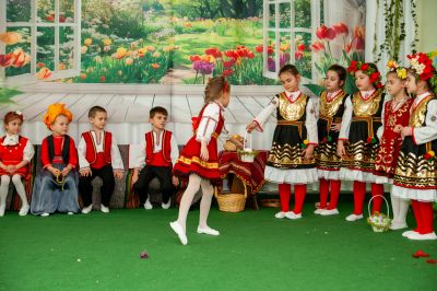 "Цветница" - ДГ Здравец - Пазарджик