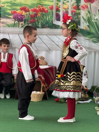 "Цветница" - ДГ Здравец - Пазарджик